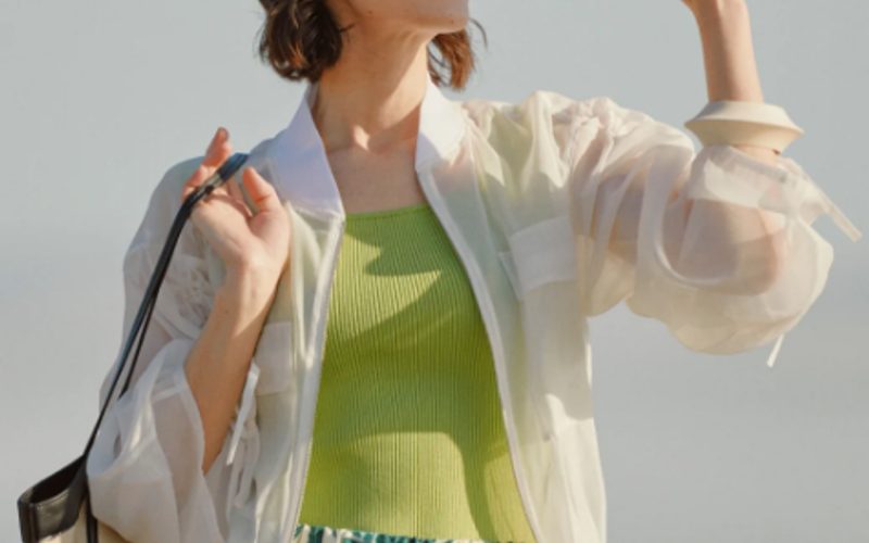 【ミニマルワードローブ入門】プロが教える「本当に必要な服」の見極め方